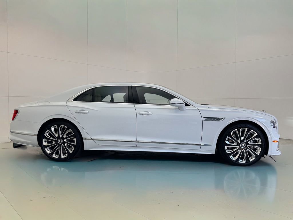 New 2026 Bentley Flying Spur Plug-In Hybrid image 2