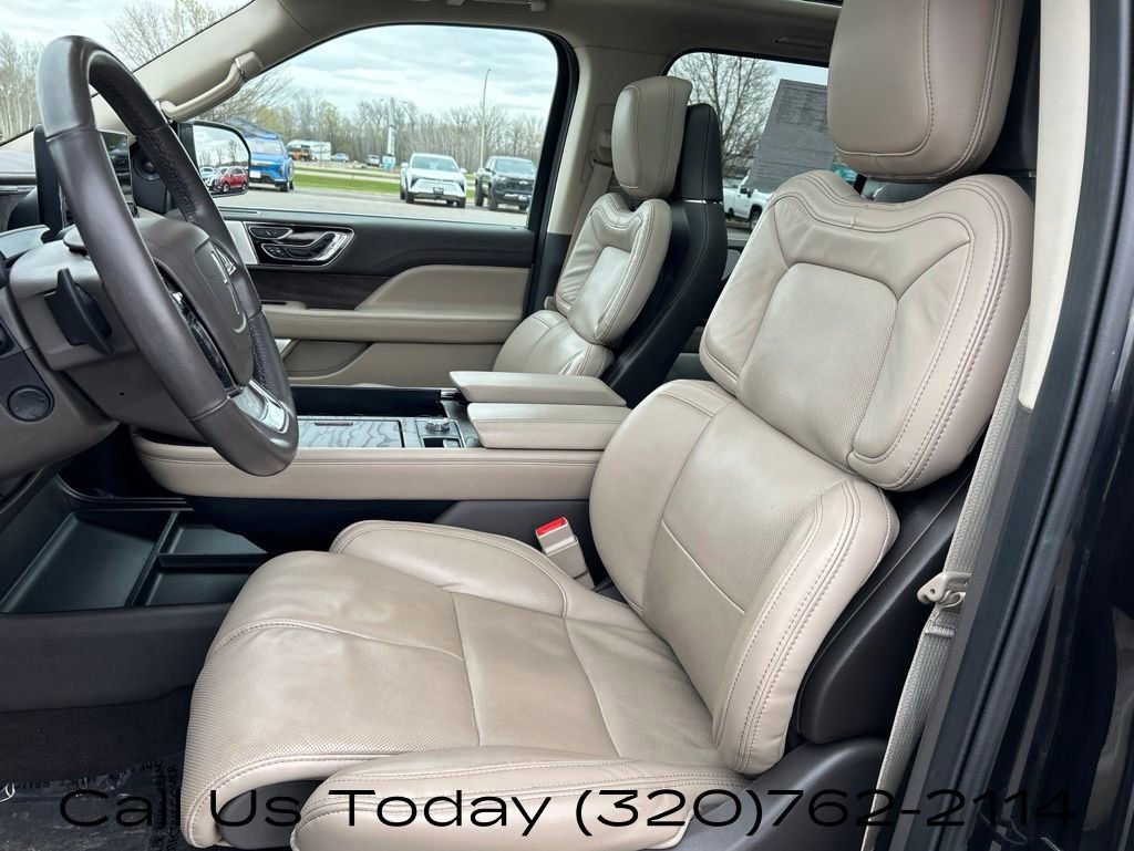 Used 2022 Lincoln Navigator Reserve AWD/4WD image 18