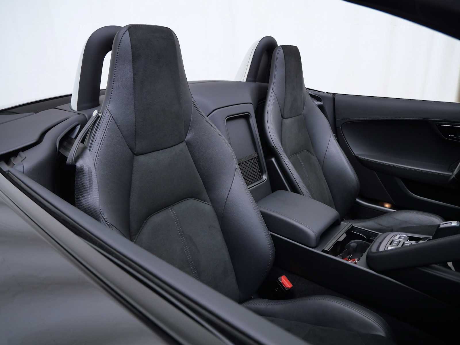 Used 2023 Jaguar F-TYPE Convertible RWD image 14