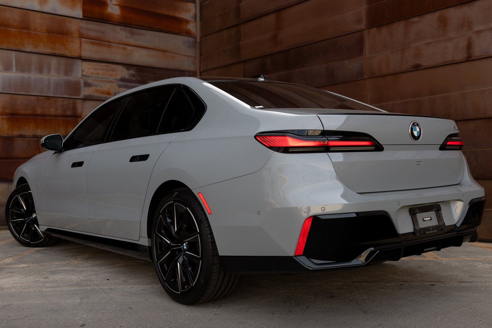 Used 2023 BMW 740i w/ Executive Package image 10