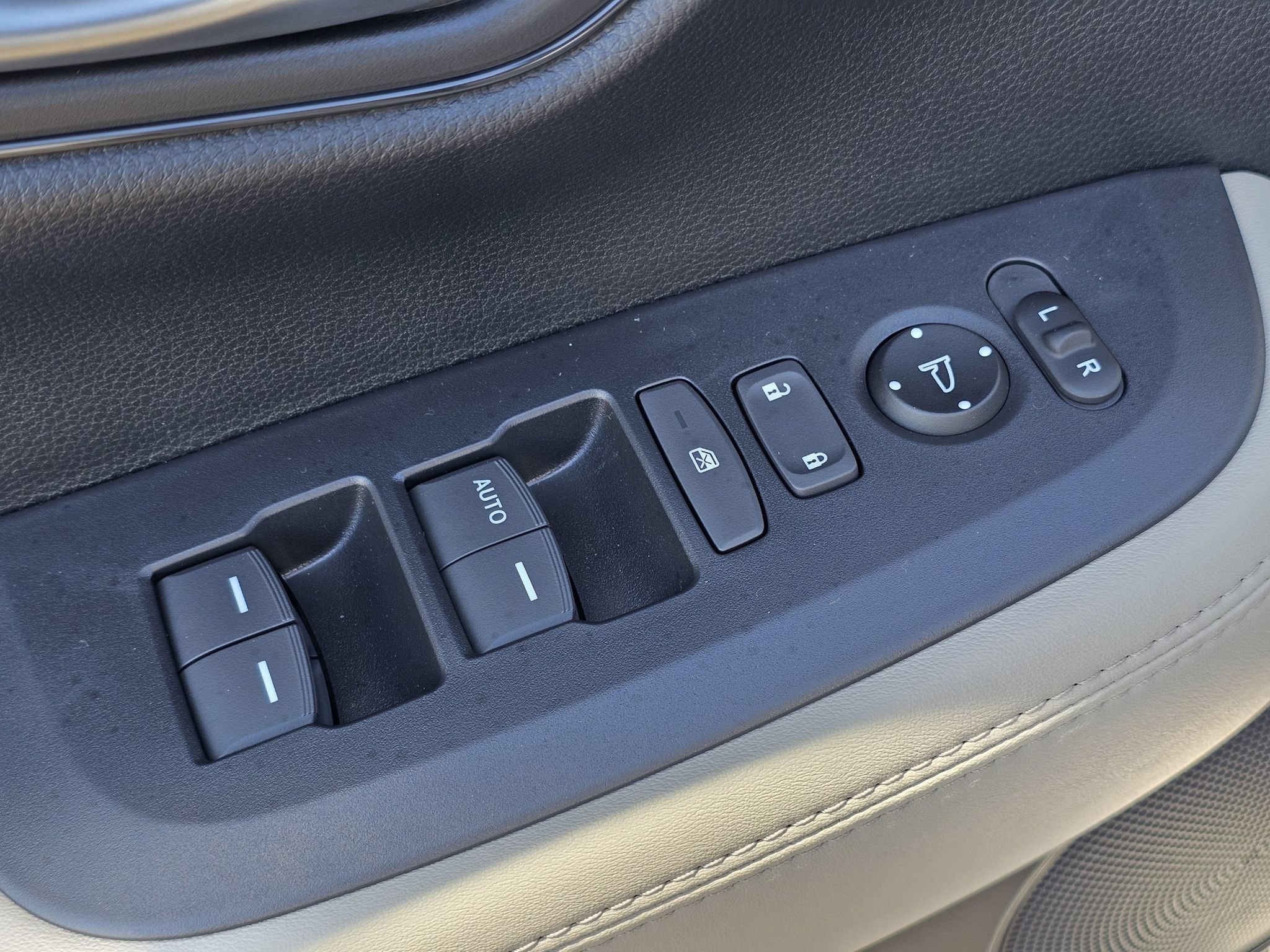 New 2027 Honda HR-V LX image 15