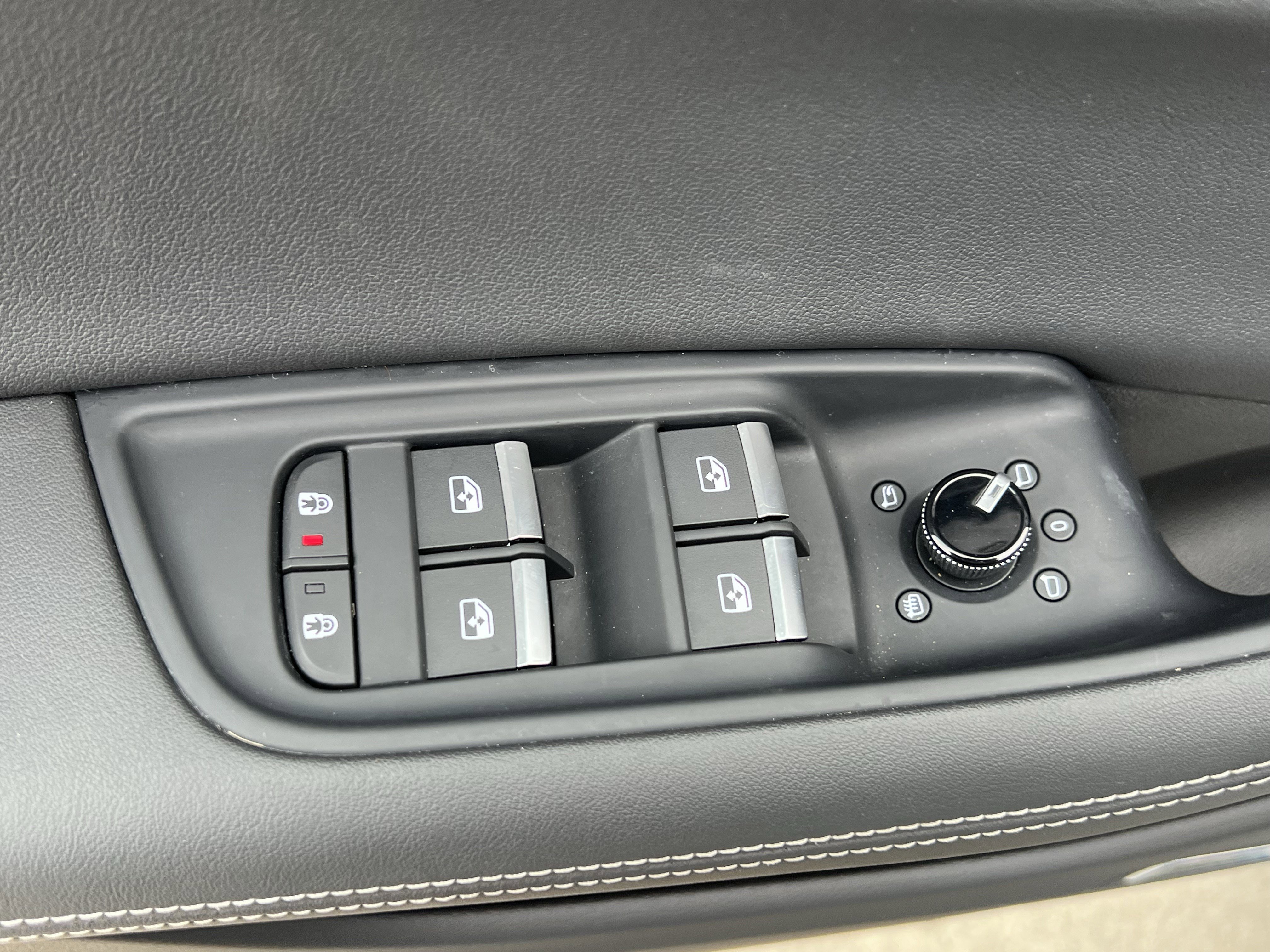 Certified 2023 Audi Q8 Premium Plus image 15