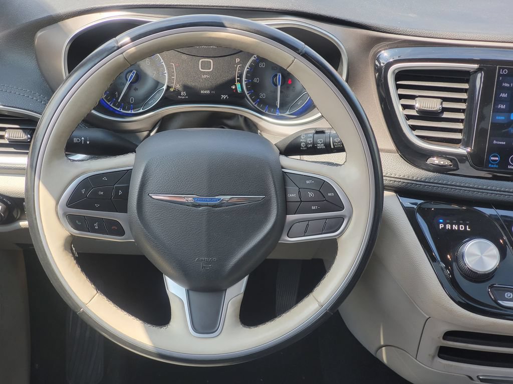 Used 2018 Chrysler Pacifica Limited FWD image 28