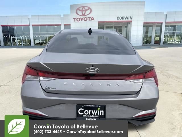 Used 2023 Hyundai Elantra SEL w/ Convenience Package image 4