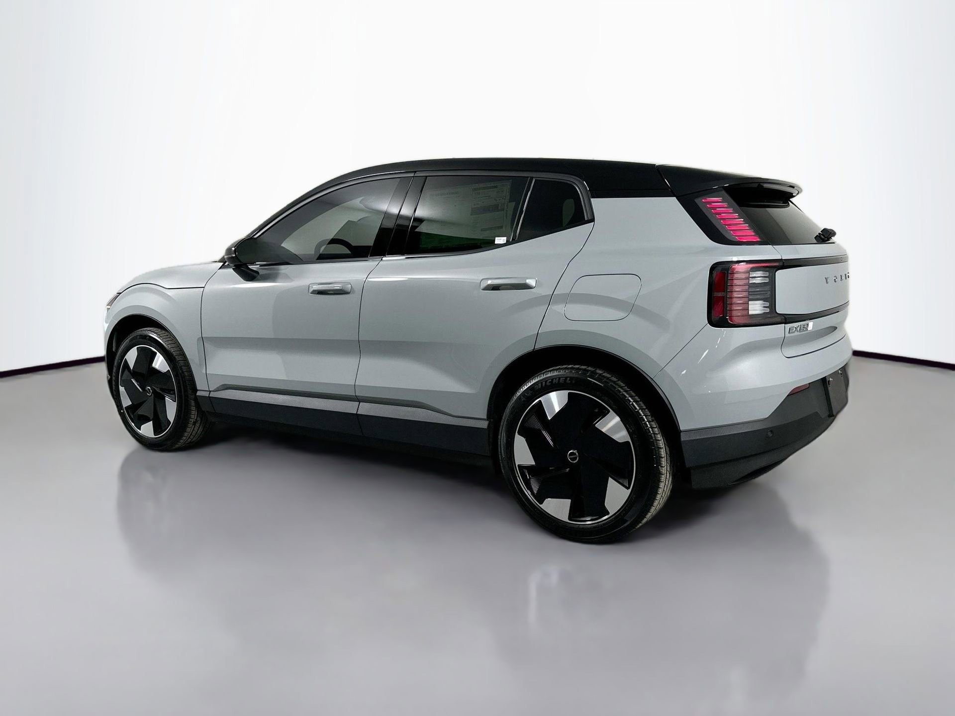 New 2025 Volvo EX30 Plus w/ Protection Package Premier image 7