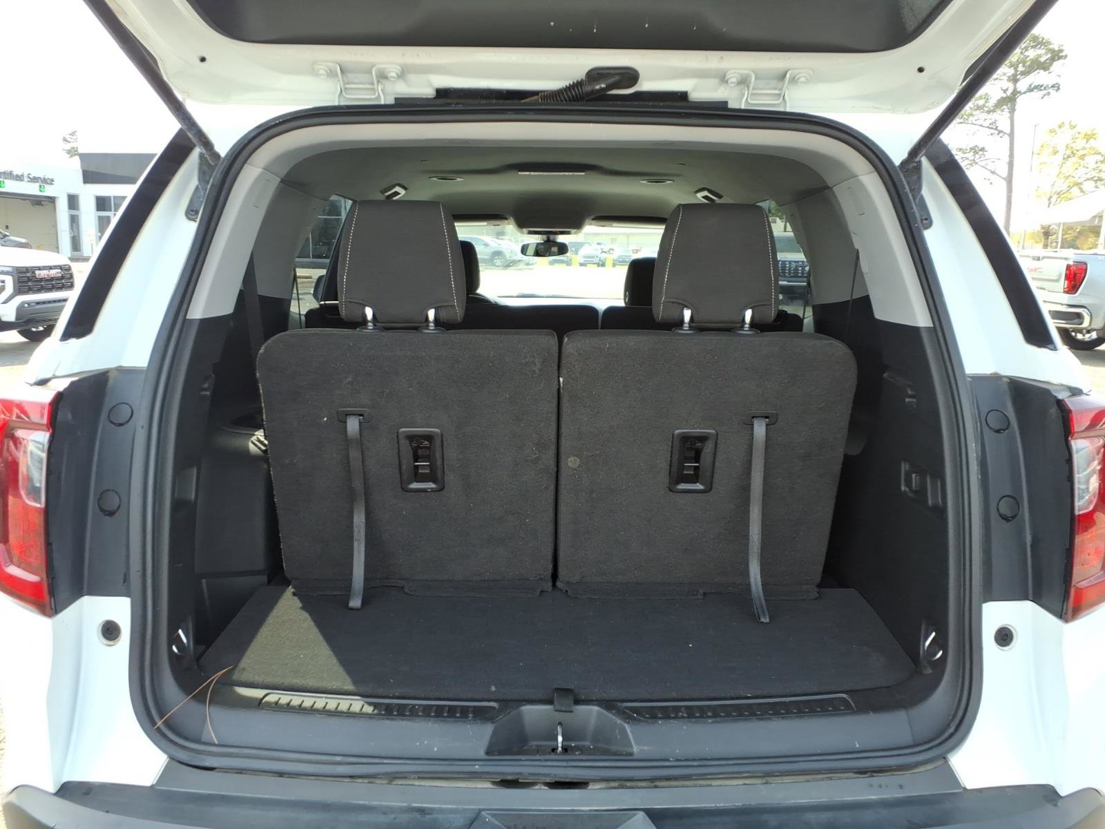 Used 2021 GMC Acadia SLE w/ Elevation Edition image 5