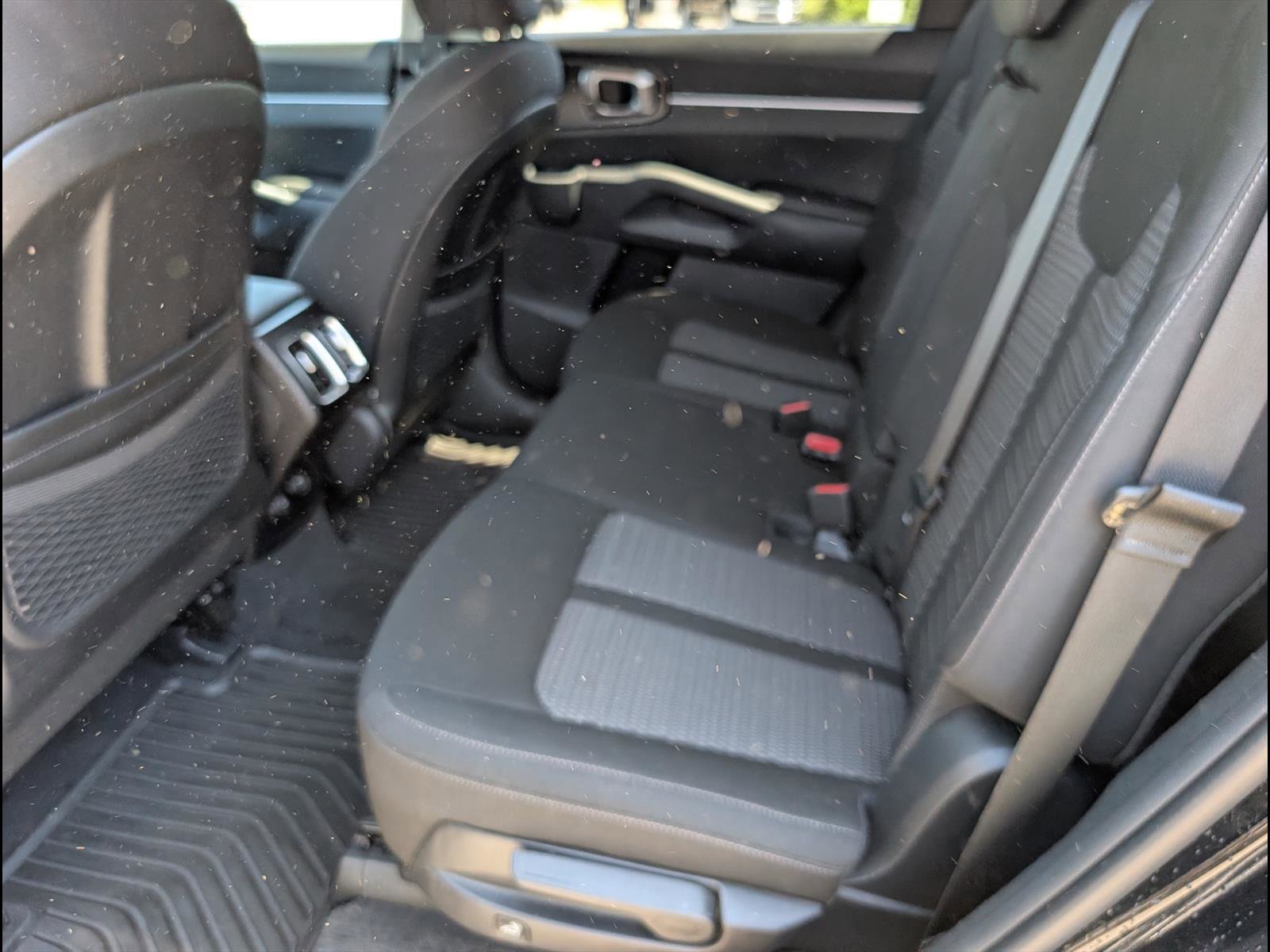 Used 2023 Kia Sorento LX image 16