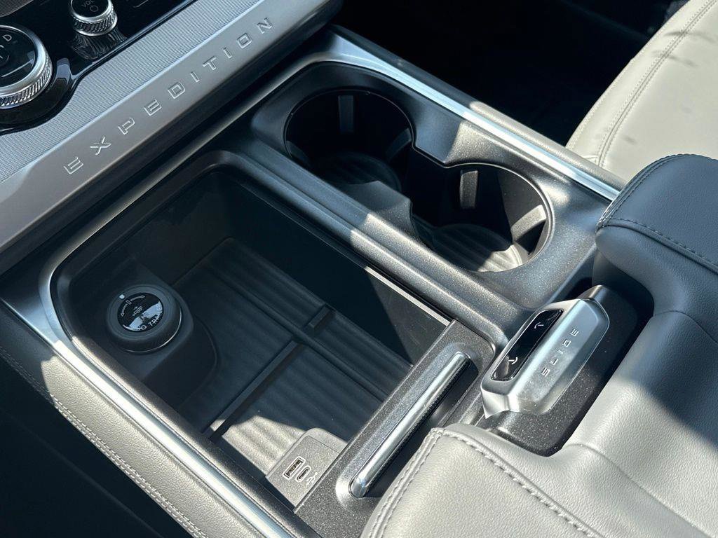 New 2026 Ford Expedition Active RWD image 34
