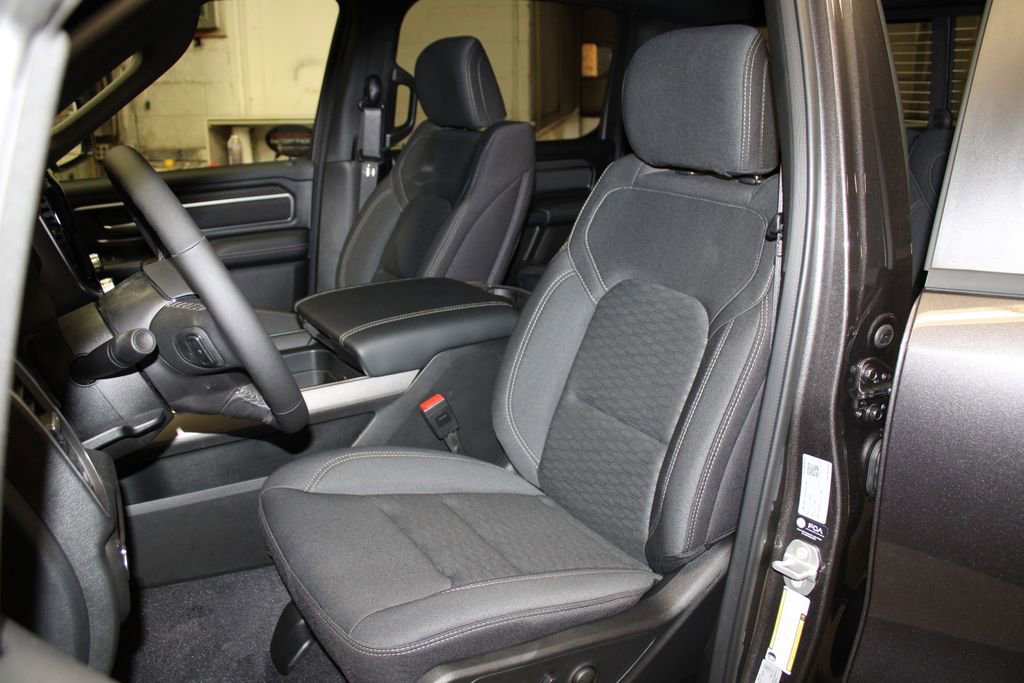 New 2026 RAM 1500 4x4 Crew Cab image 23