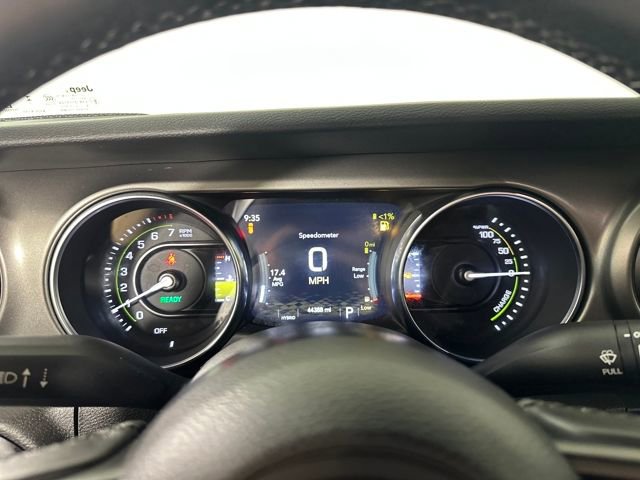Used 2023 Jeep Wrangler Unlimited w/ Cold Weather Group image 17