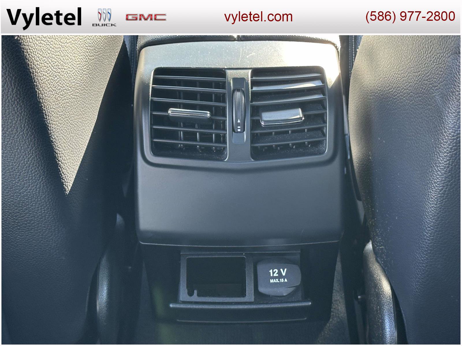 Used 2013 Mercedes-Benz E 350 4MATIC Sedan image 12