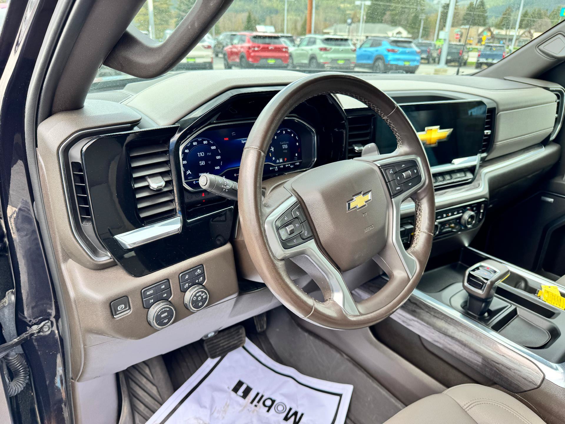 Used 2022 Chevrolet Silverado 1500 LTZ AWD/4WD image 9
