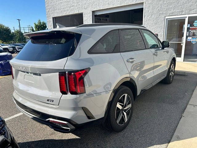 Certified 2023 Kia Sorento EX w/ Panoramic Sunroof Package FWD image 3