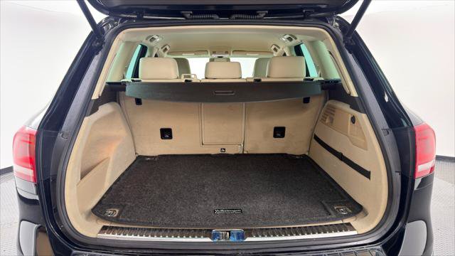 Used 2015 Volkswagen Touareg Sport AWD/4WD image 18