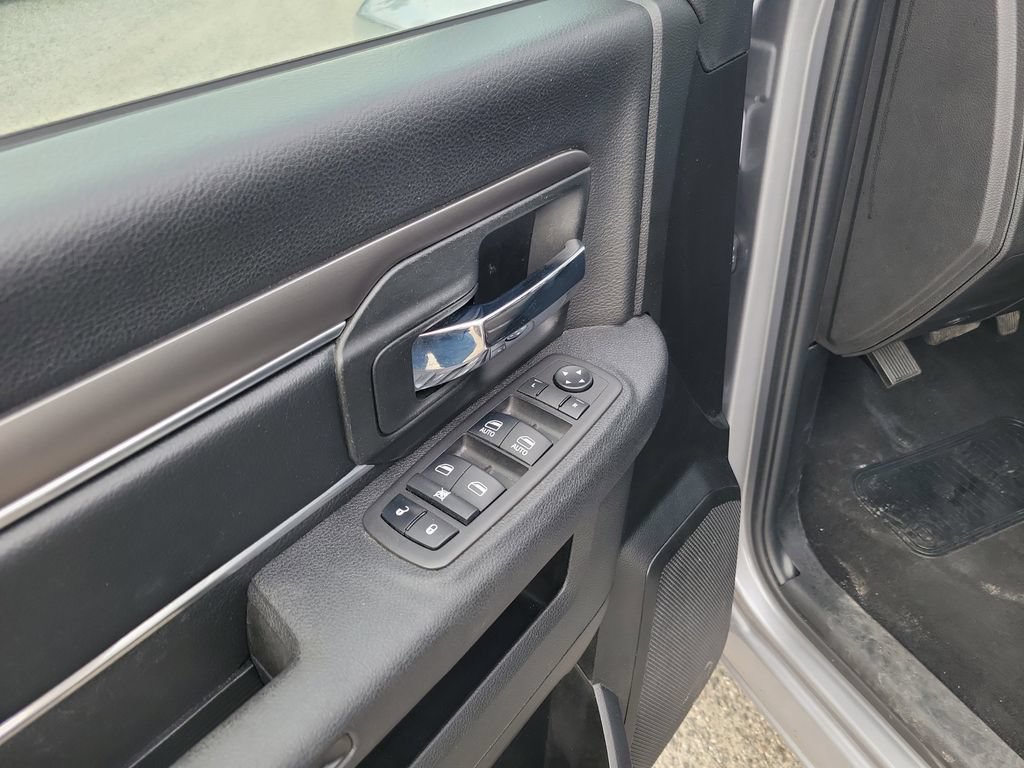 Used 2024 RAM 1500 Warlock RWD image 11