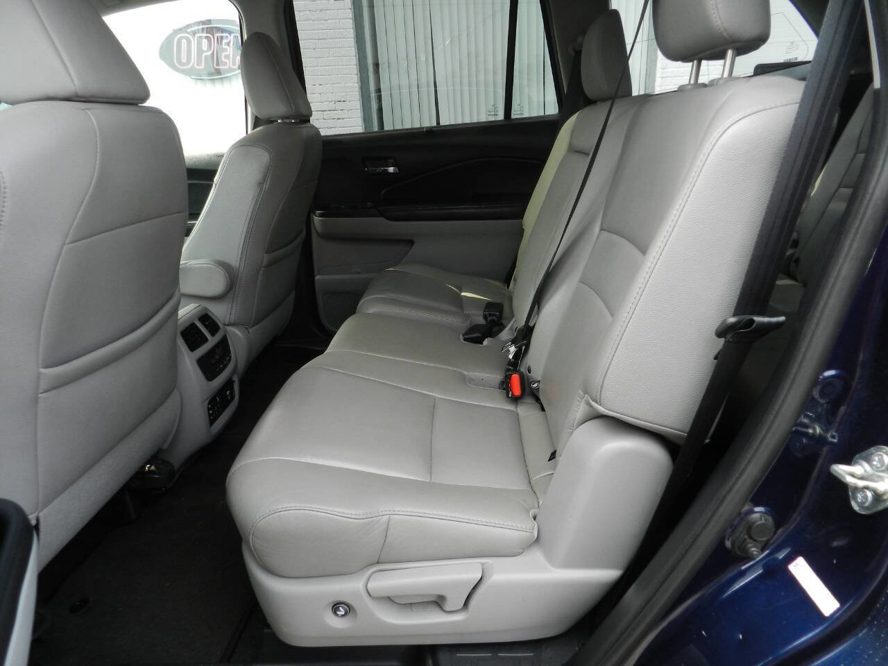 Used 2016 Honda Pilot Touring image 10