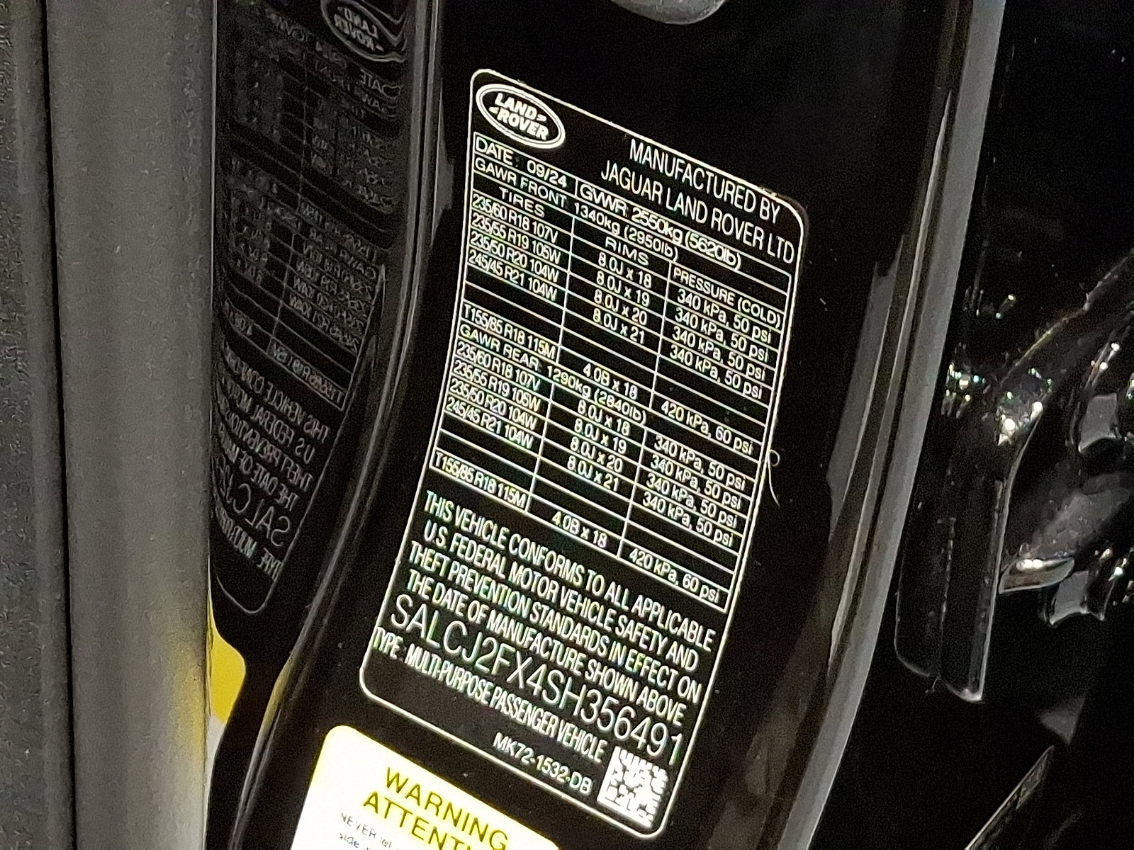 Certified 2025 Land Rover Discovery Sport S image 28