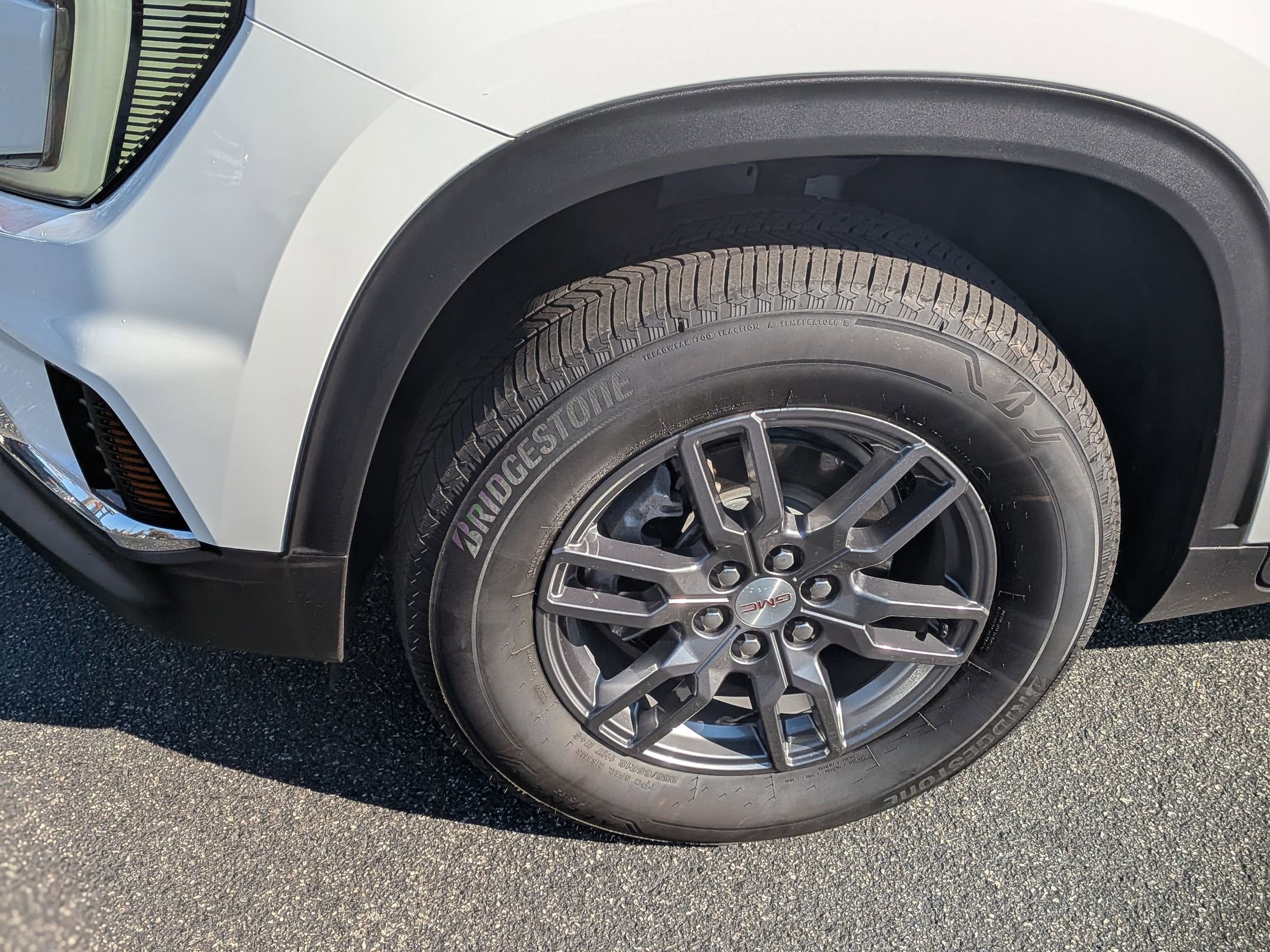 Certified 2025 GMC Acadia Elevation image 12