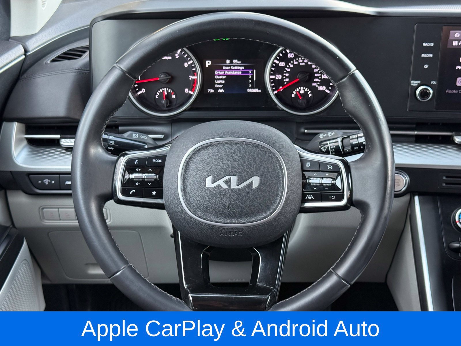 Used 2022 Kia Carnival LX FWD image 32