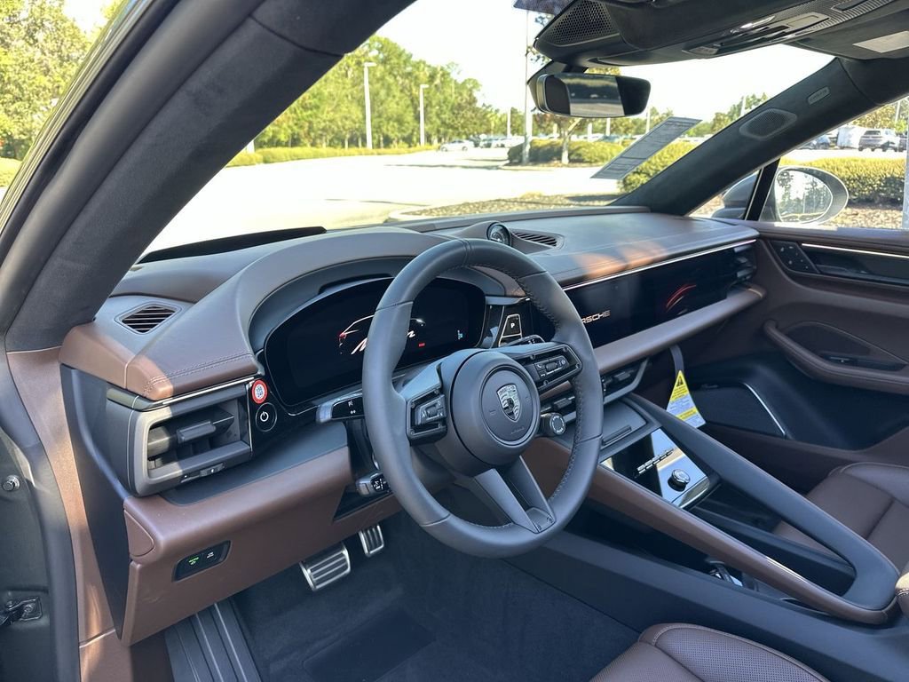 New 2025 Porsche Macan Turbo Electric image 4