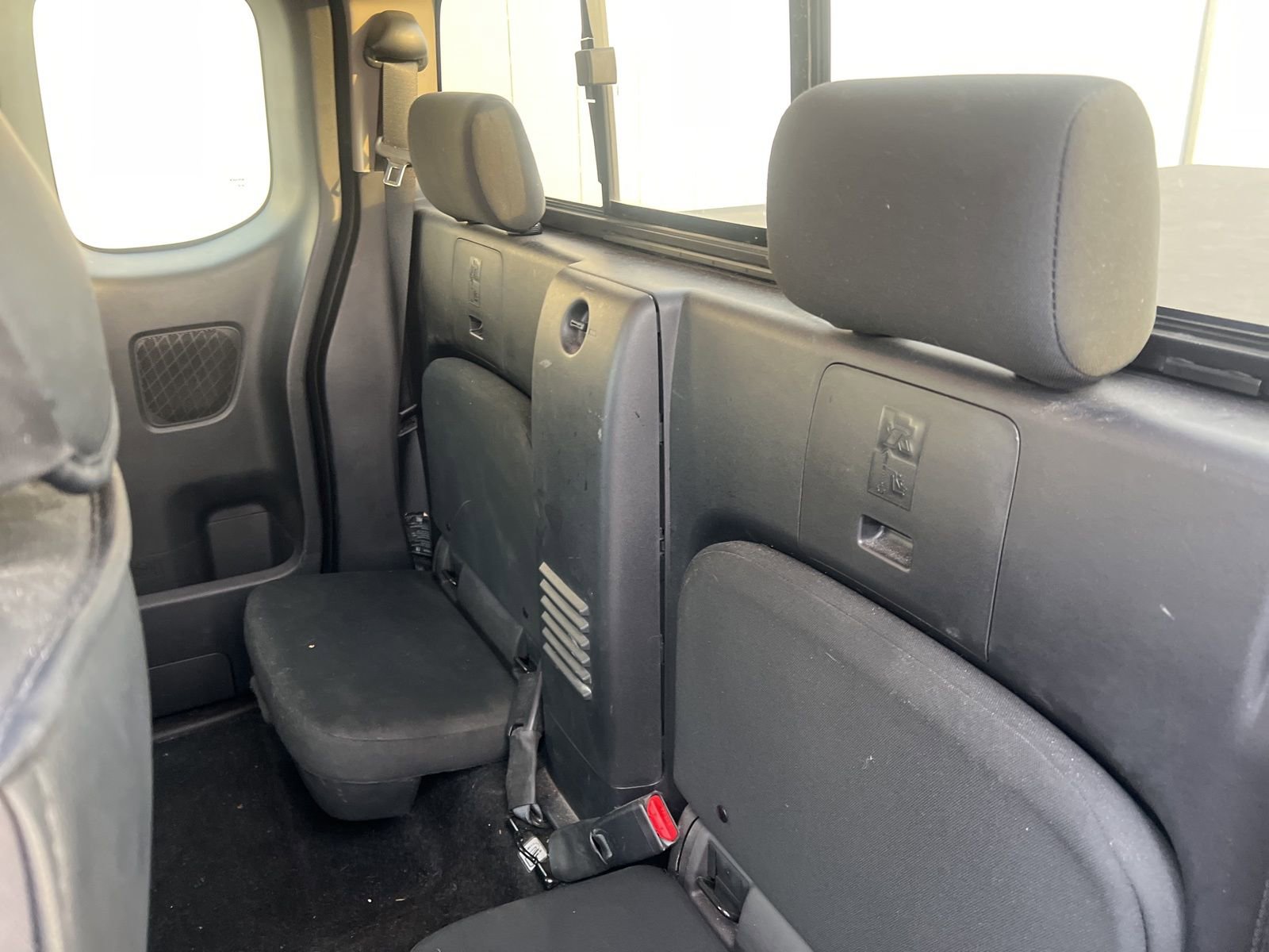 Used 2022 Nissan Frontier SV image 12