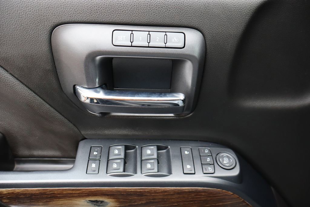 Used 2018 GMC Sierra 3500 Denali w/ Duramax Plus Package image 24