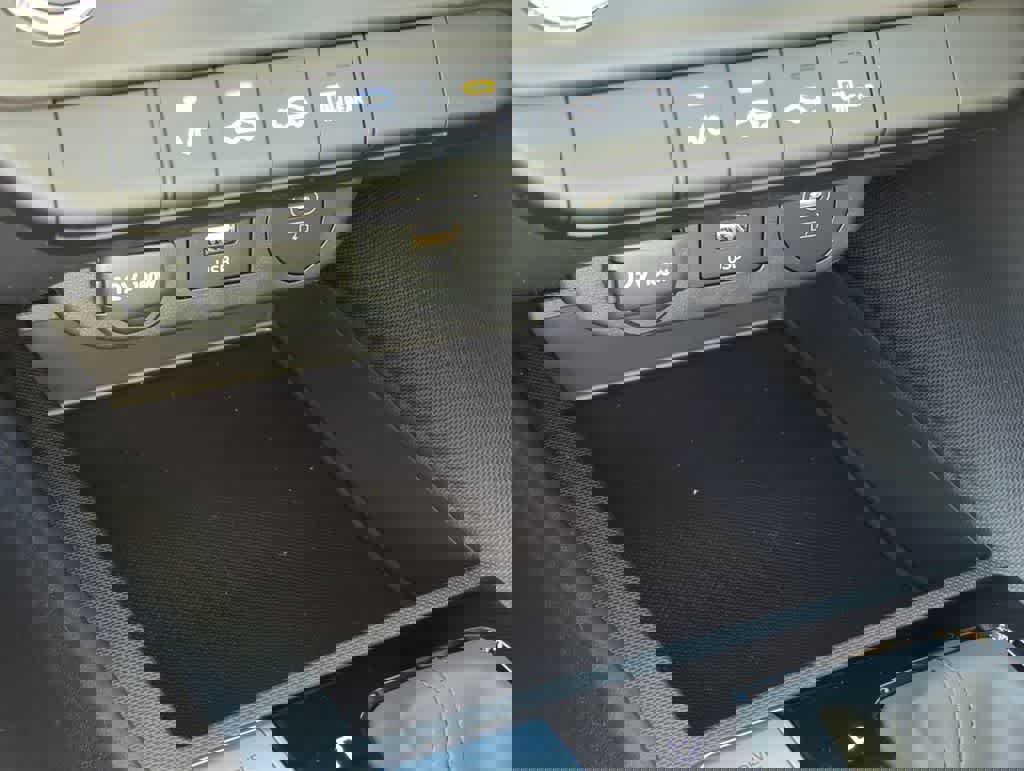 New 2026 Hyundai Elantra SE image 32