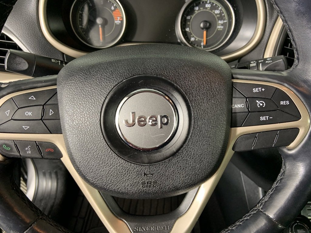 Used 2016 Jeep Cherokee Limited image 32