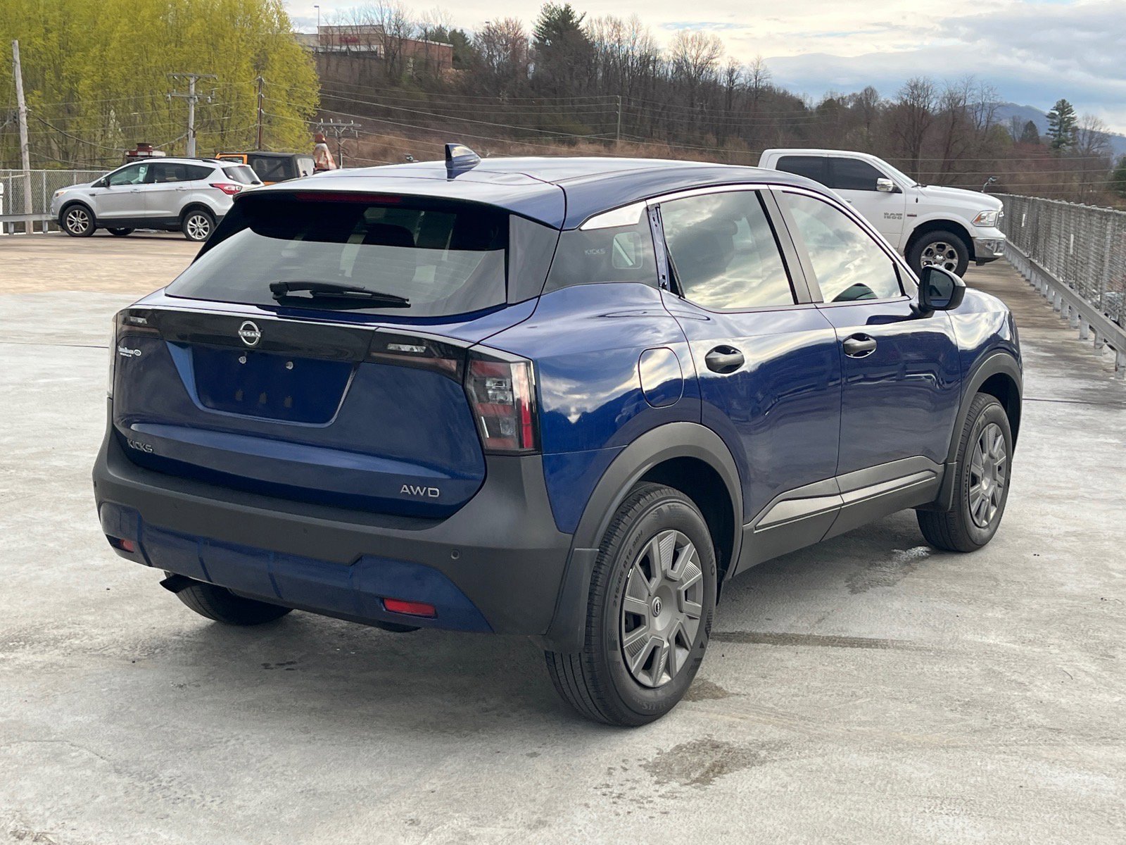 Used 2025 Nissan Kicks S w/ Charging Package image 3