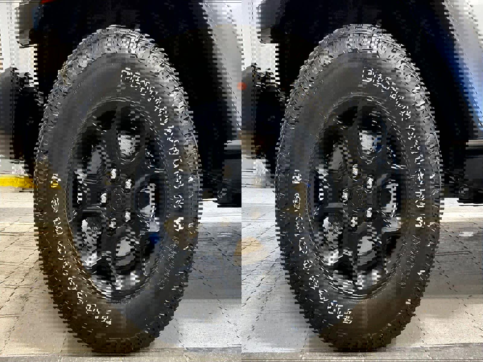 Used 2023 Jeep Wrangler Unlimited w/ Cold Weather Group AWD/4WD image 7