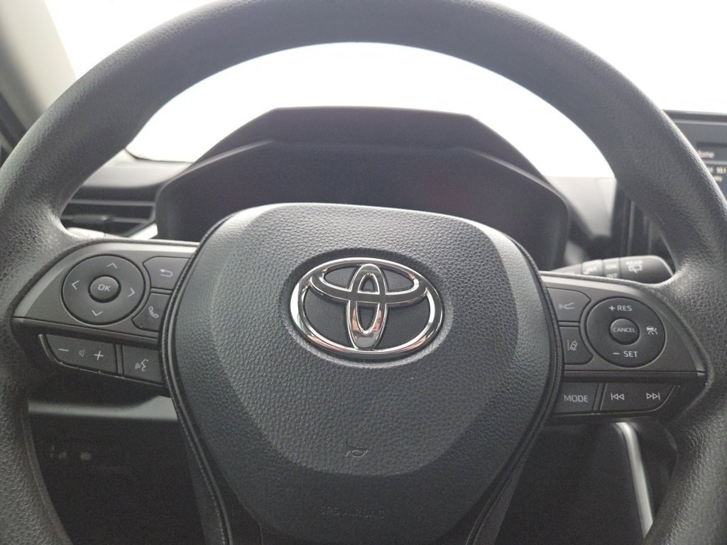 Used 2022 Toyota RAV4 XLE image 27