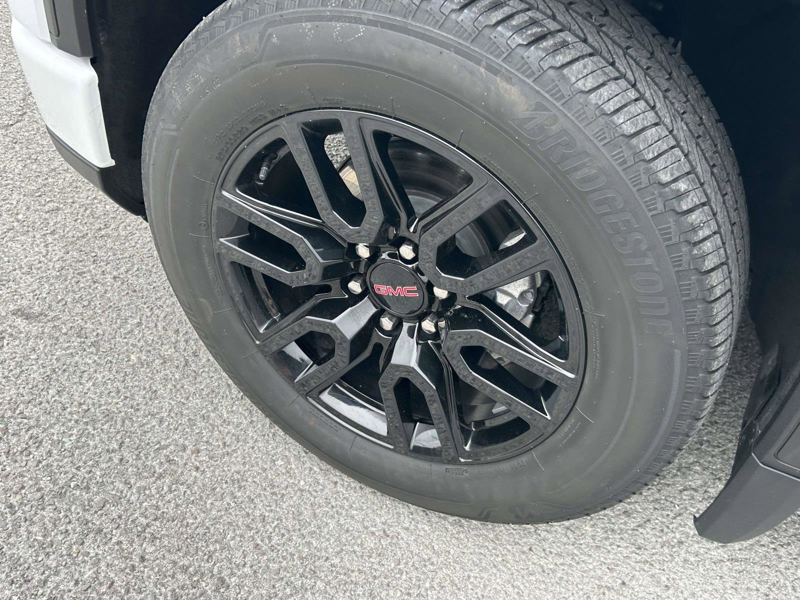 Used 2023 GMC Sierra 1500 Elevation AWD/4WD image 9