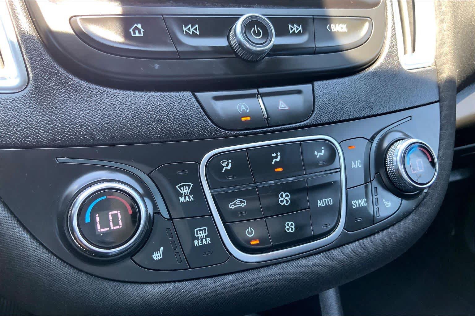 Used 2020 Chevrolet Malibu LT FWD image 35