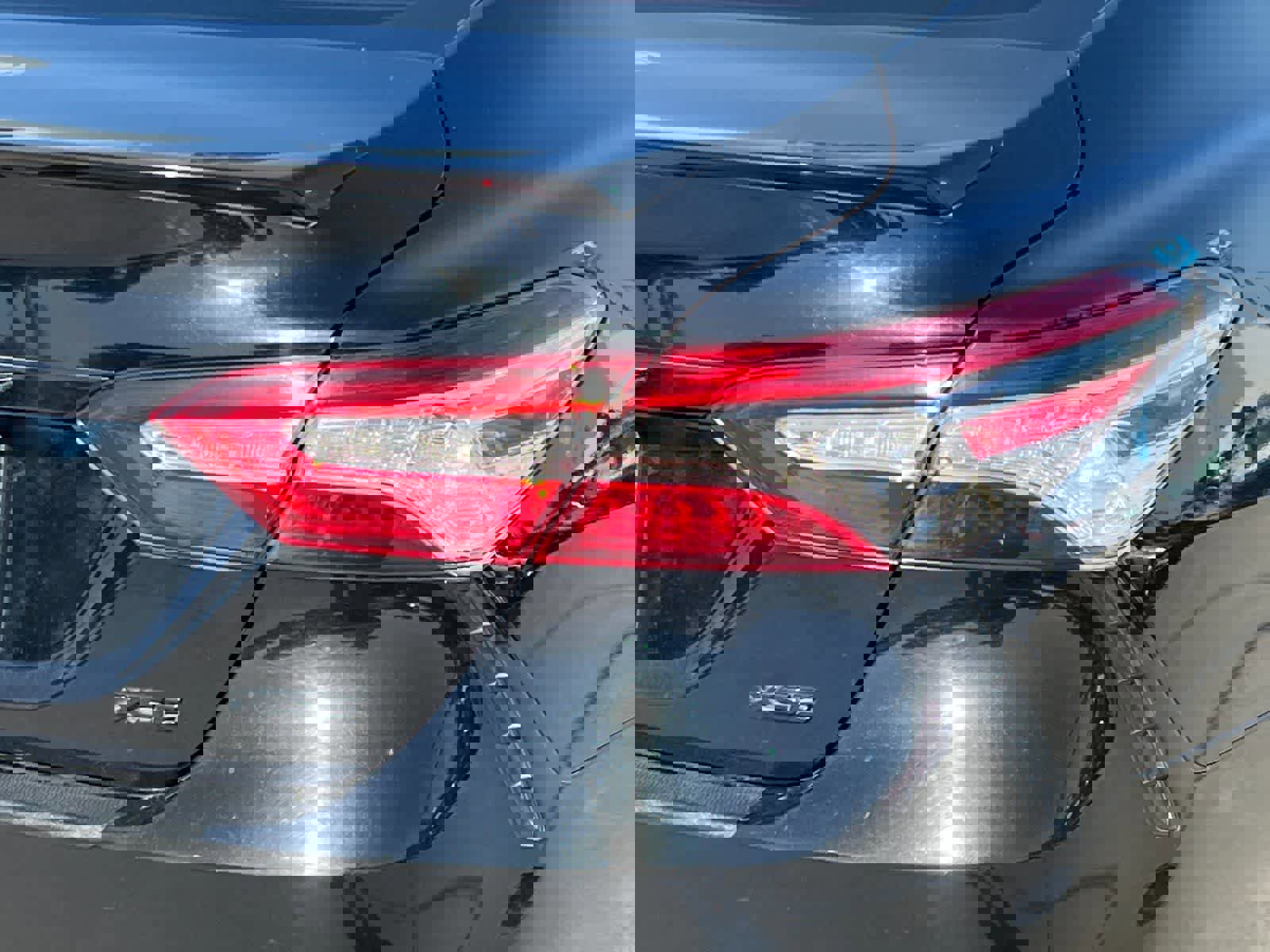 Used 2020 Toyota Camry XSE image 27