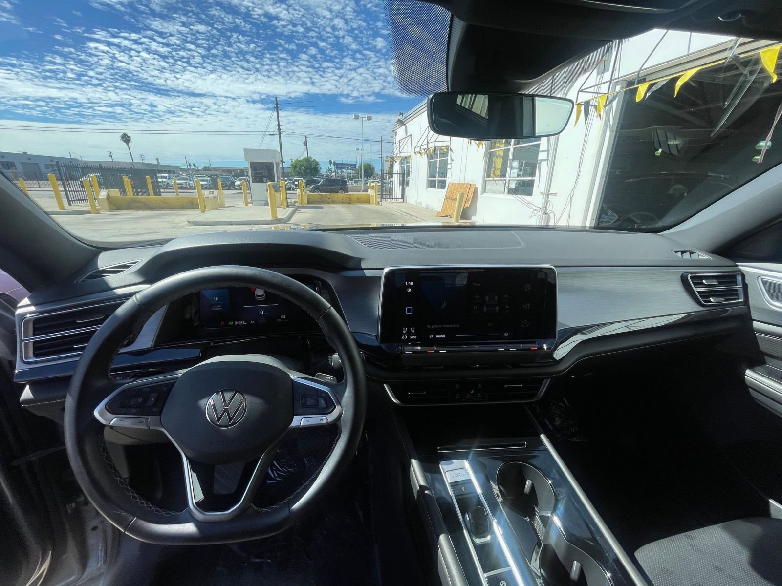 Used 2025 Volkswagen Atlas Cross Sport SE image 33