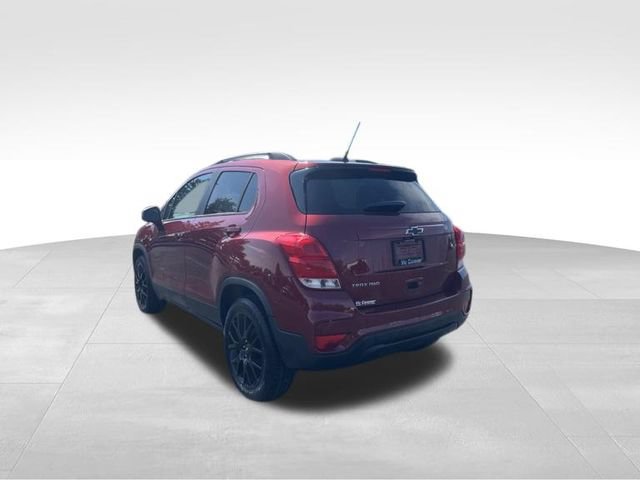 Used 2021 Chevrolet Trax LT w/ Premium Seat Package AWD/4WD image 3