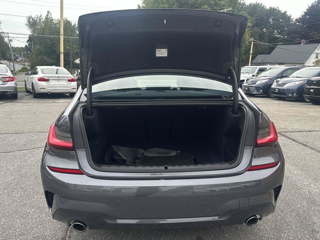 Used 2019 BMW 330i xDrive Sedan w/ M Sport Package AWD/4WD image 33