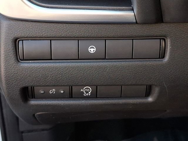 Used 2023 Nissan Rogue SV image 29