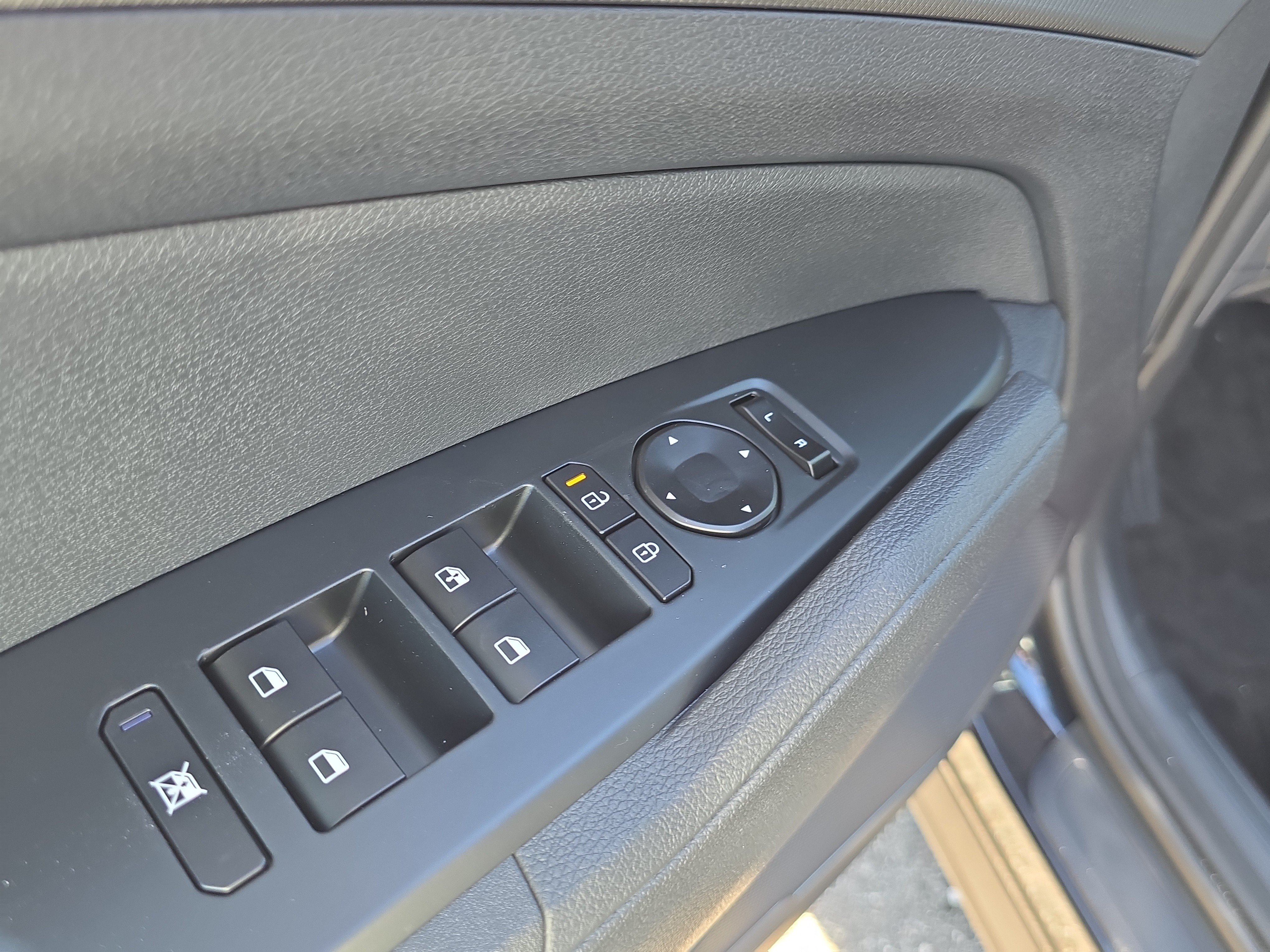 New 2027 Kia Sportage LX FWD image 19