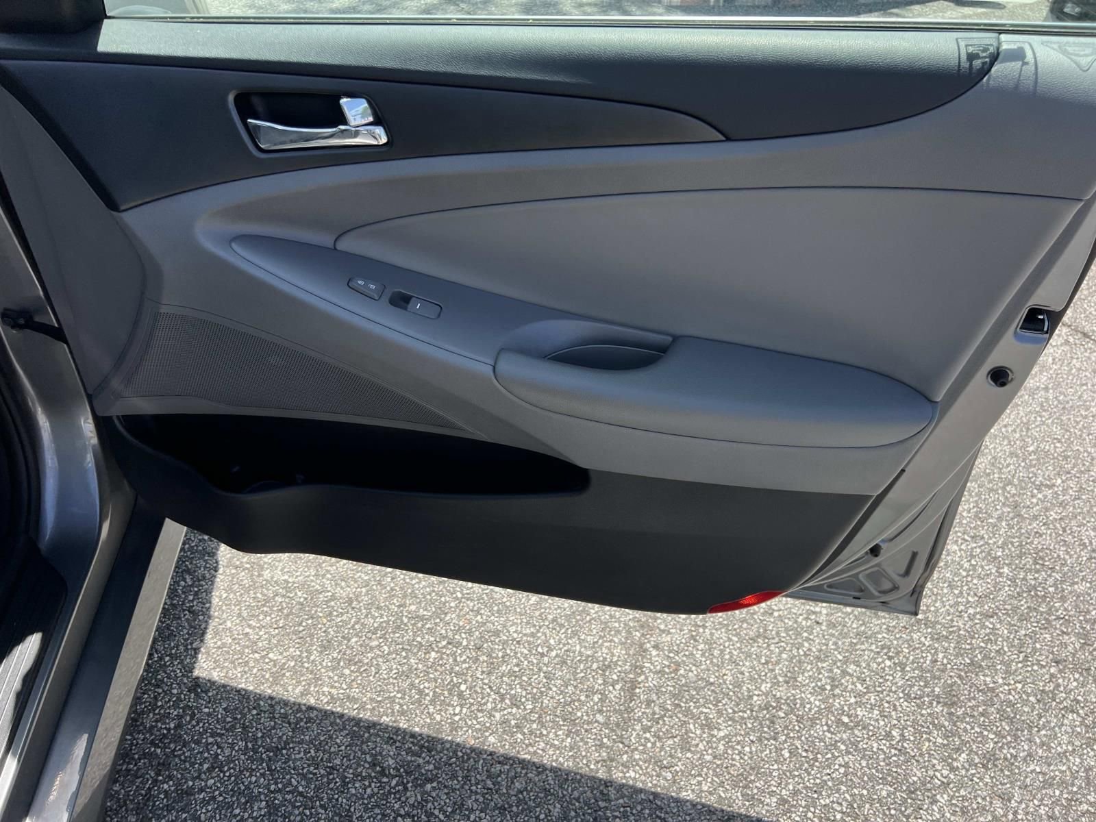 Used 2014 Hyundai Sonata GLS w/ Popular Equipment Group 2 FWD image 14