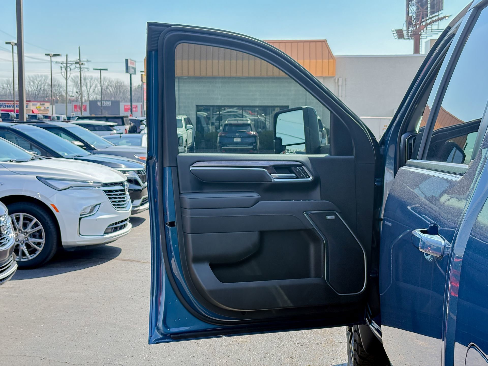 Used 2025 Chevrolet Silverado 2500 LTZ w/ LTZ Plus Package image 18