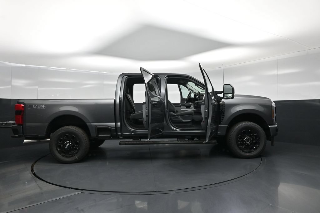 New 2026 Ford F250 XLT w/ XLT Premium Package AWD/4WD image 4