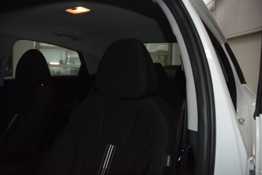 Used 2022 Hyundai Elantra SEL w/ Convenience Package FWD image 31