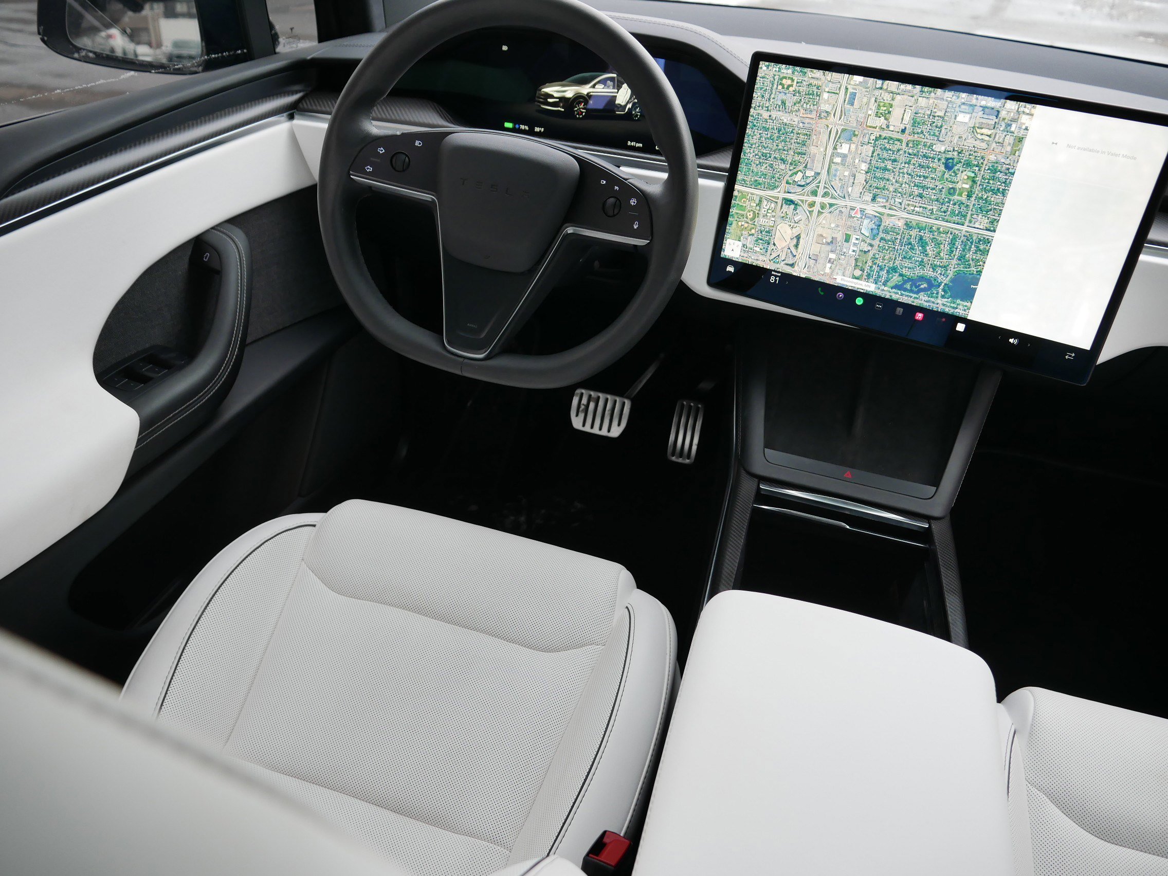 Used 2024 Tesla Model X Plaid image 9