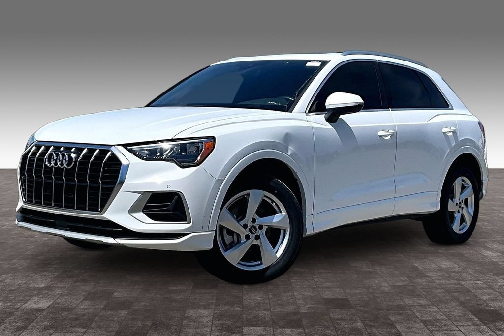 Used 2021 Audi Q3 2.0T Premium w/ Convenience Package AWD/4WD image 2