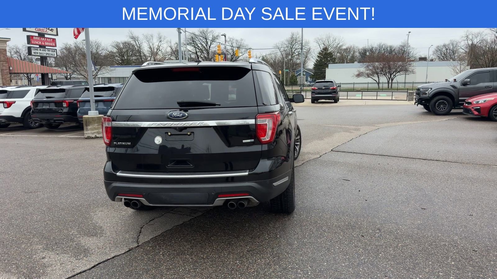 Used 2018 Ford Explorer Platinum AWD/4WD image 10