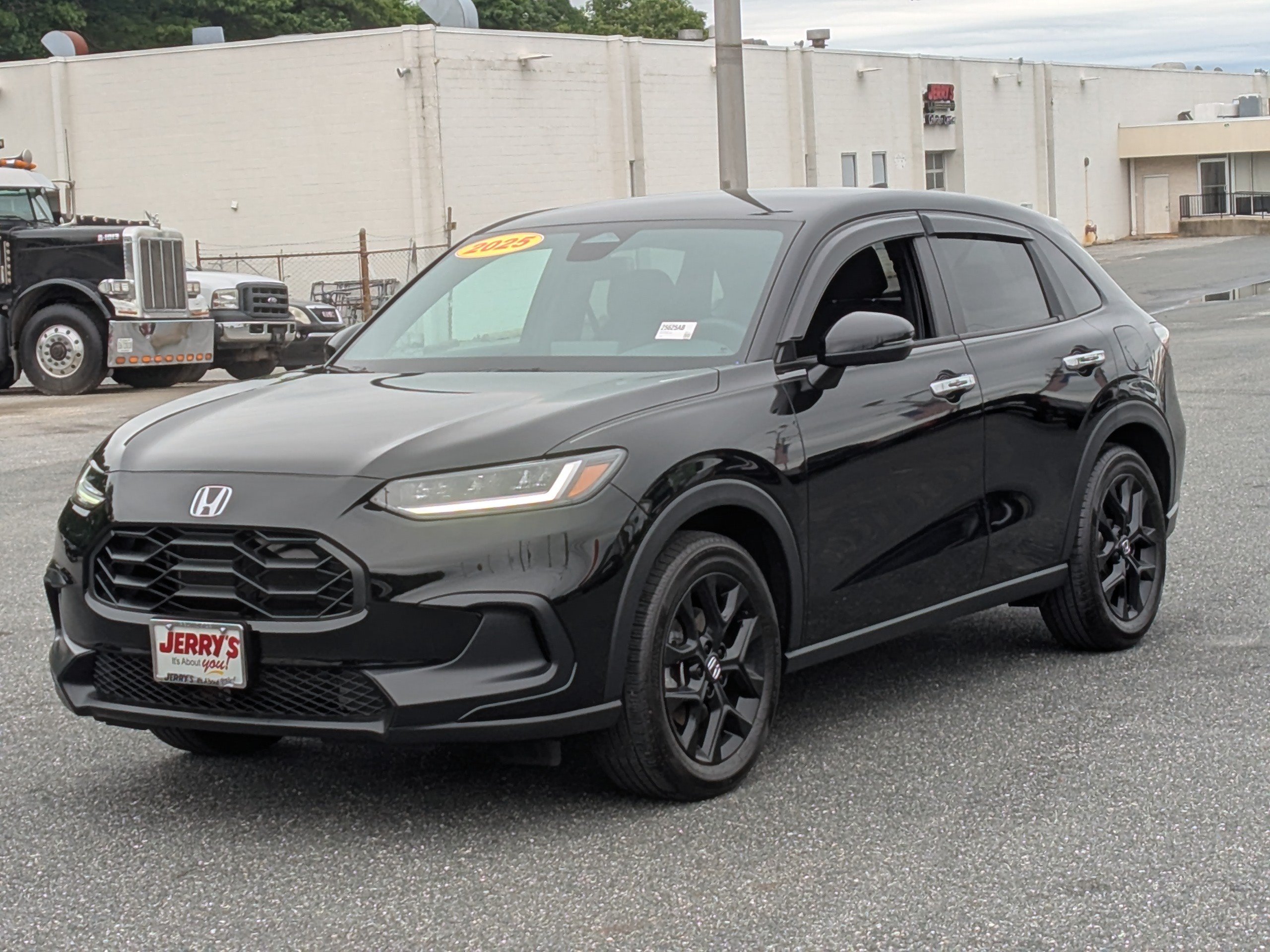 Used 2025 Honda HR-V Sport image 4