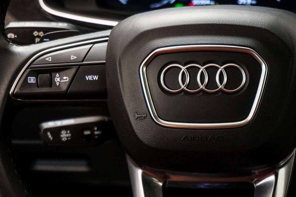 Used 2022 Audi Q8 Premium Plus w/ Premium Plus Package AWD/4WD image 16