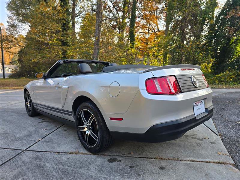 Used 2010 Ford Mustang Convertible image 34