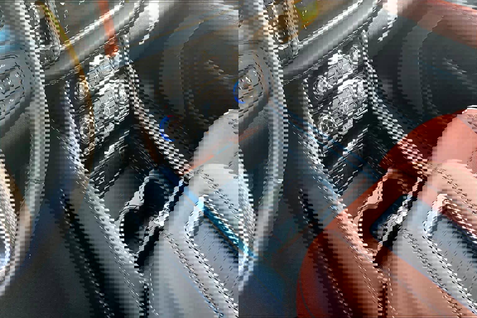 Used 2023 GMC Yukon XL Denali Ultimate image 17